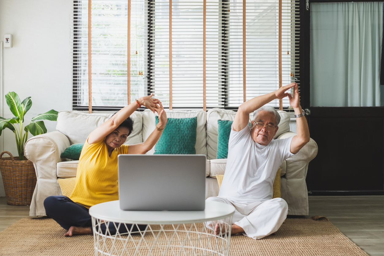 pain relieving techniques at home couple tai chi at home