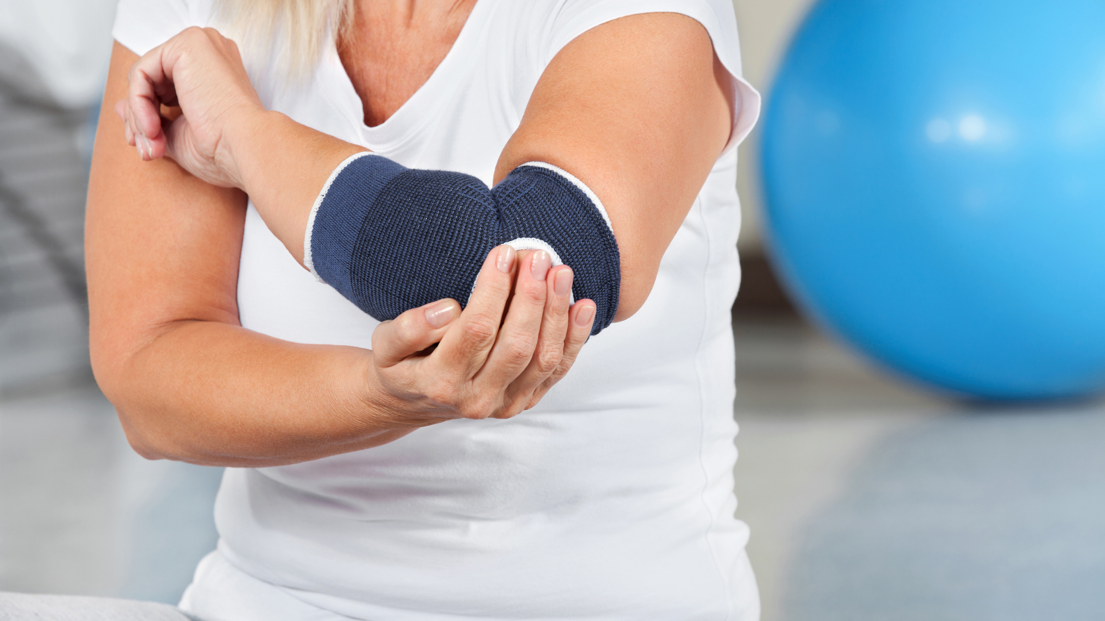 women with elbow pain to reduce joint pain